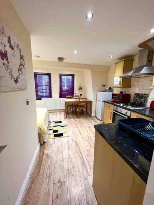 Cosy One Bedroom Flat In Central Londra Exterior foto